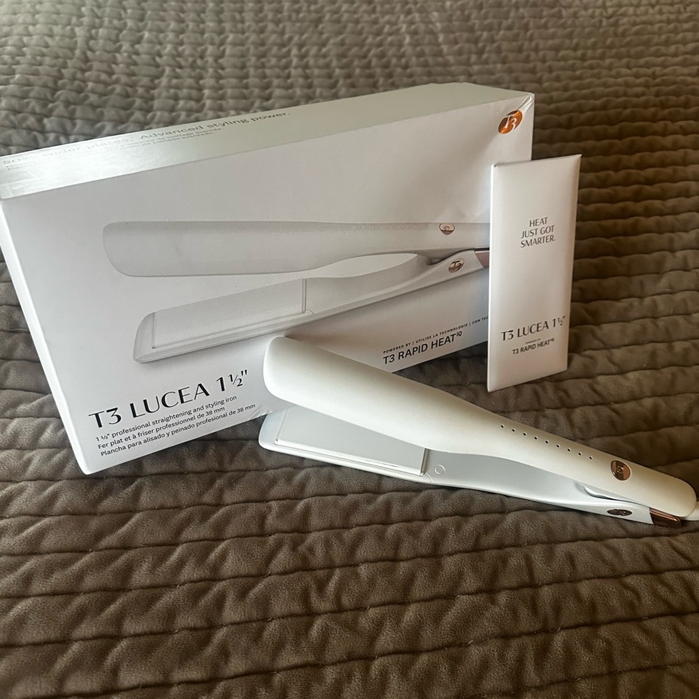 T3 Lucea 1.5" White Styling Iron
